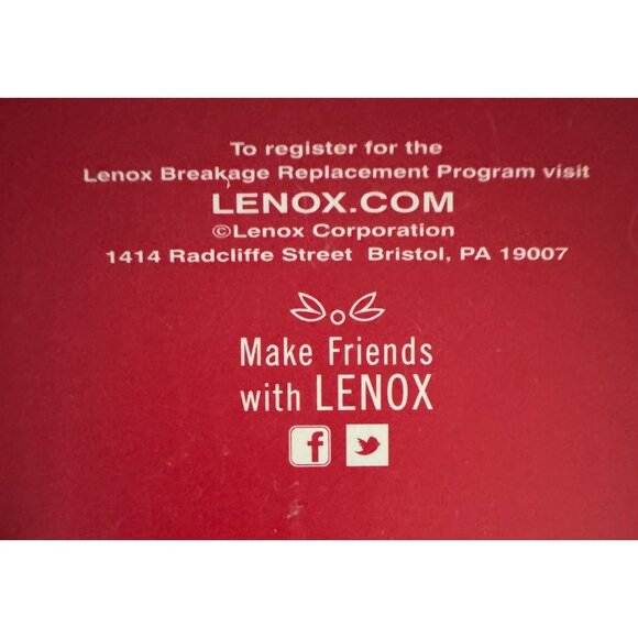 Lenox Star-Shaped Ceramic Tealight Candle Holder With Holly & Berries Design - Picture 3 of 3